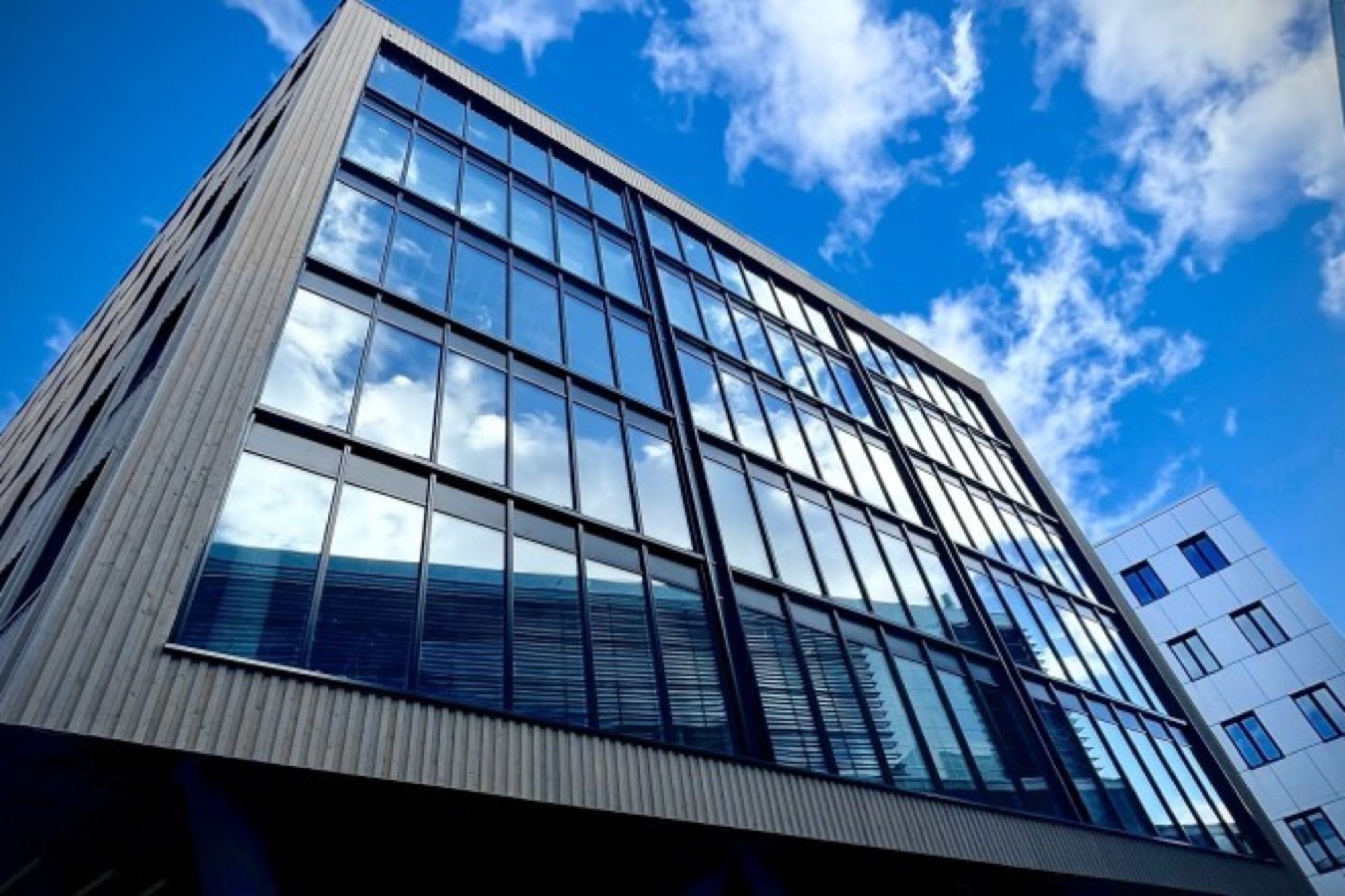 aliuminium-curtain-wall-facades-systems-1-0-3000x2000
