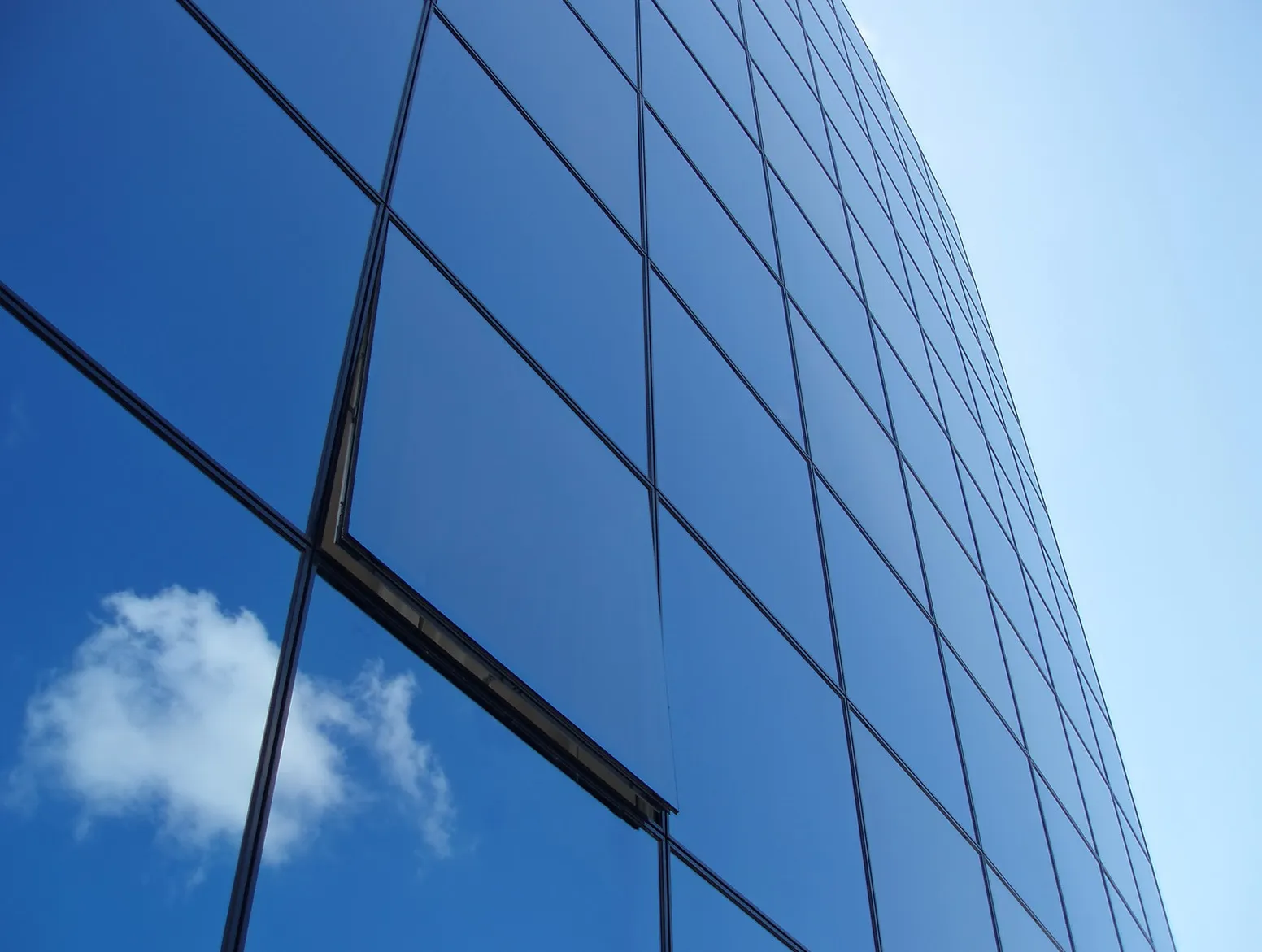 glass-curtain-wall-detail